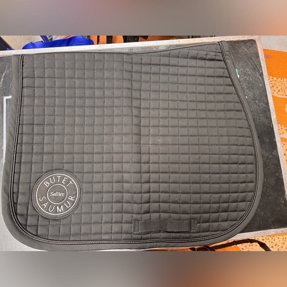 Butet jumping saddle pad used black